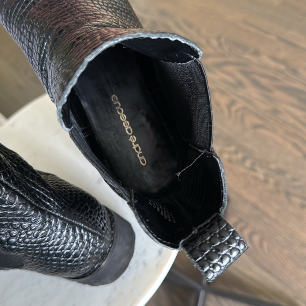 Andres Assous Peggy Boot (Chelsea style) grained leather, featherlight - Picture 5 of 9